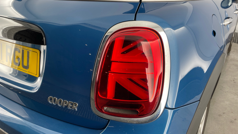 MINI Hatchback 1.5 Cooper Classic 5dr Petrol Hatchback